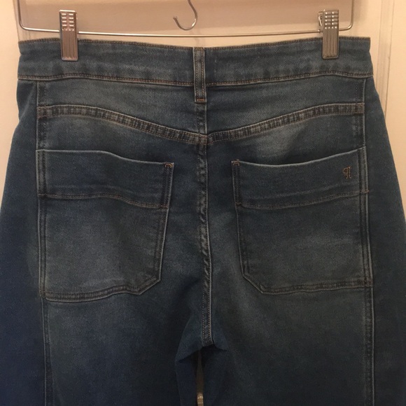 The Kenna Mid-Rise Heritage Barrel Jeans by Pilcro - Picture 8 of 10